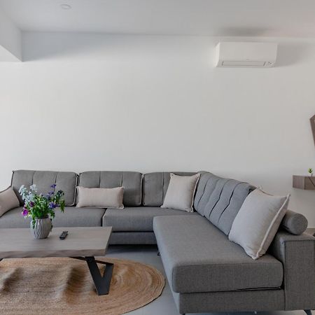 Swans Luxury Homes Коммено Номер фото