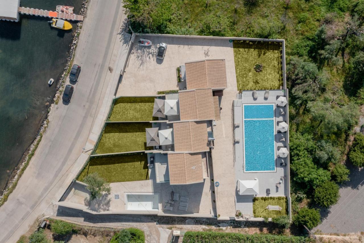 Swans Luxury Homes Коммено Экстерьер фото