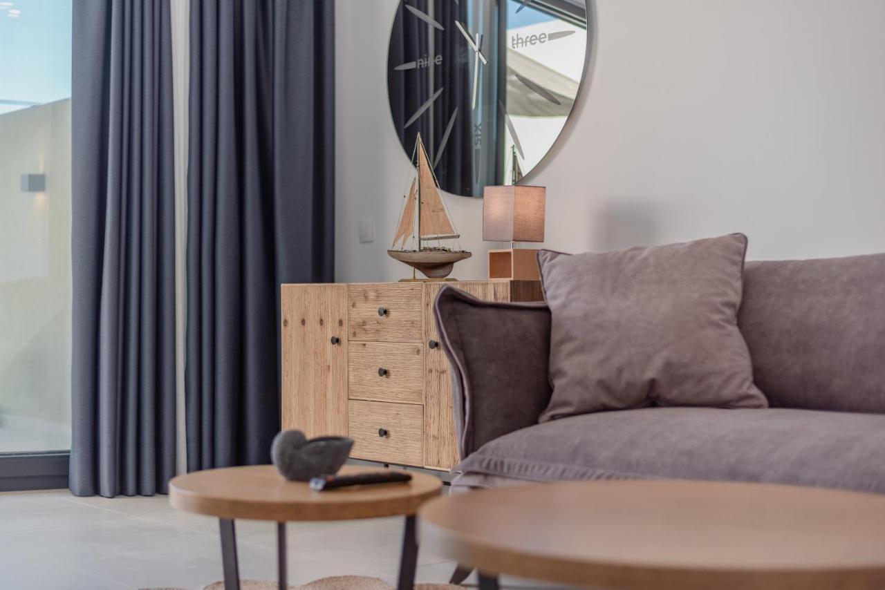 Swans Luxury Homes Коммено Экстерьер фото