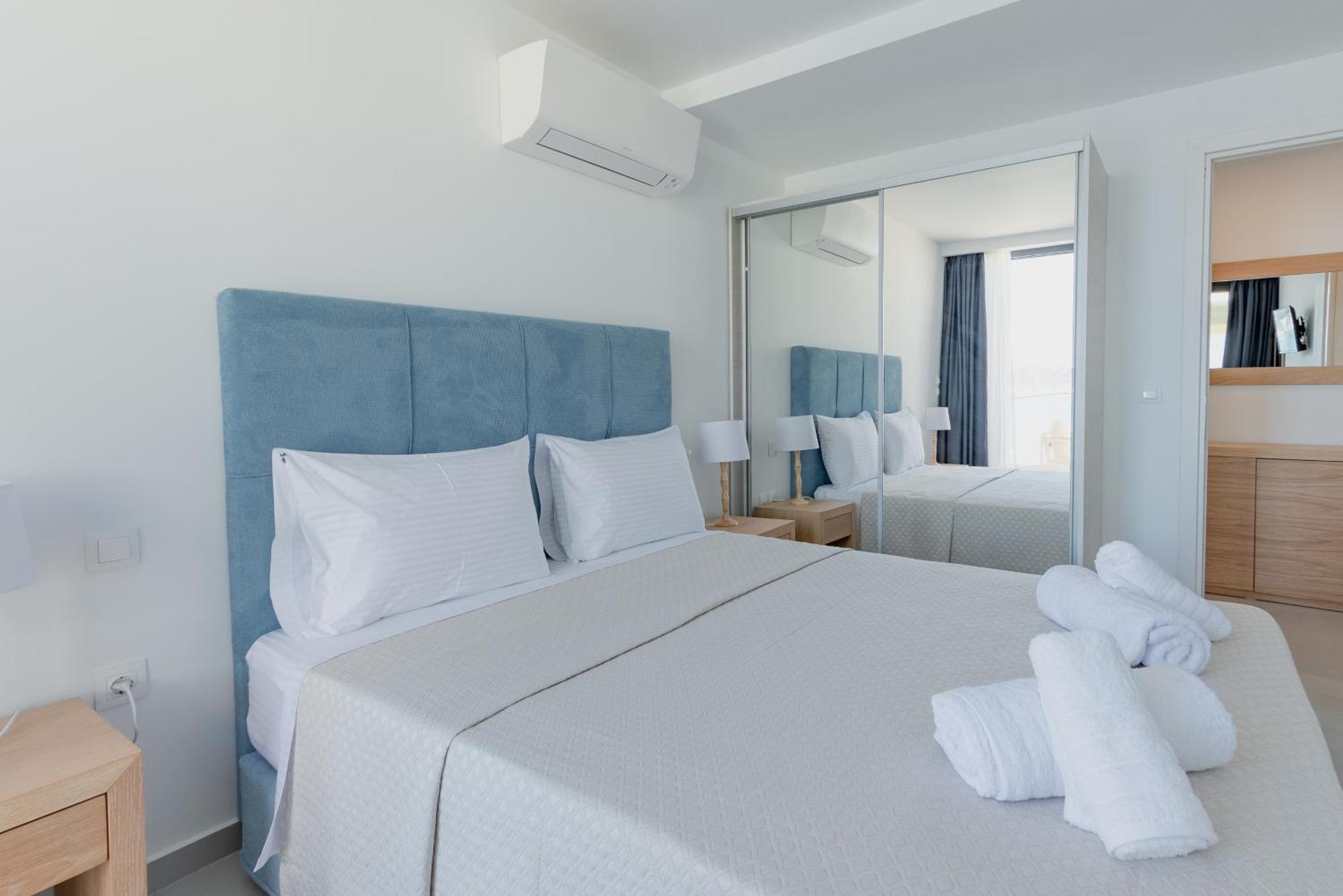 Swans Luxury Homes Коммено Номер фото